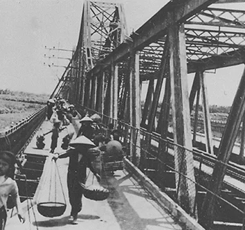Long Bien Bridge